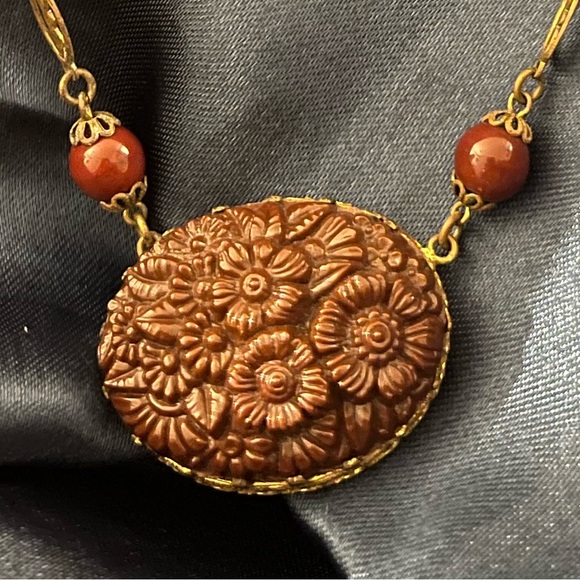 Vintage cinnabar necklace - Picture 1 of 2